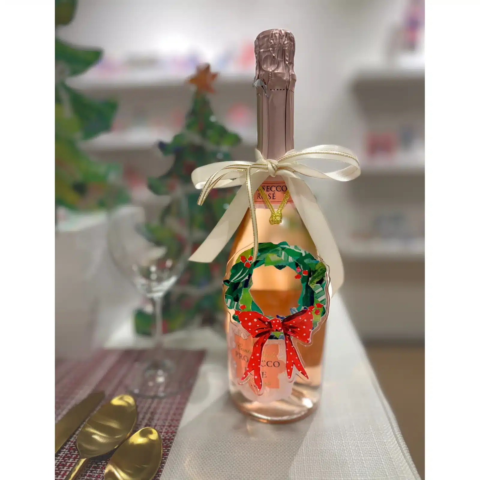 redberrywreathornamentonbottle-jpg